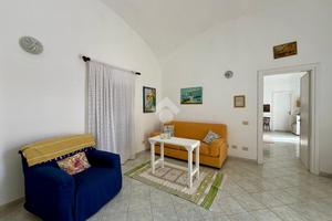 2 LOCALI A BARANO D'ISCHIA