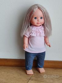 Bambola che cammina e canta 