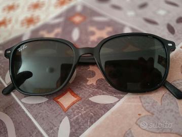 Occhiali RayBan Originali di Colore Nero