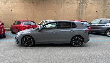 Golf R-Line Plus 8.5 TDI 2000 150 CV