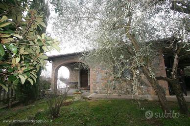 CL181 - Sinalunga casale costruito di rece