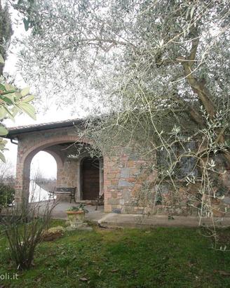 CL181 - Sinalunga casale costruito di rece