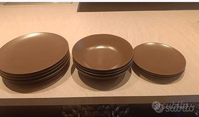 Piatti in ceramica Ikea