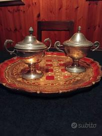 Coppia di zuccheriere in peltro.