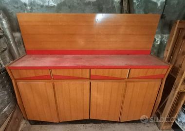 Mobile con piano in formica