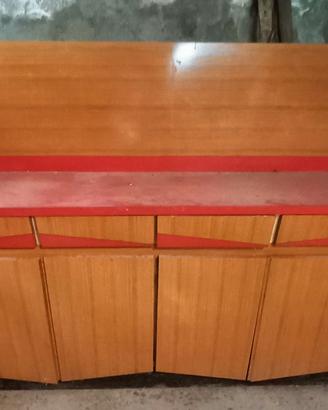 Mobile con piano in formica