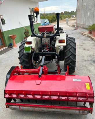Trattore lamborghini 503 con trincia