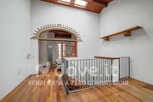 Casa indipendente di 195 m² con 3 locali e box aut