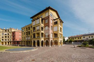 MONOLOCALE A BOLOGNA