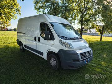 Fiat Ducato 120 Multijet, passo medio tetto alto.