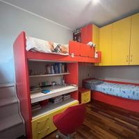 Cameretta a soppalco con 3 letti