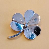 Antica spilla a trifoglio originale anni '50