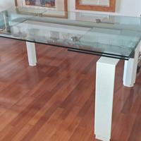 Tavolo Stilt by Desalto