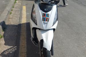 PEOPLE KYMCO GTI300