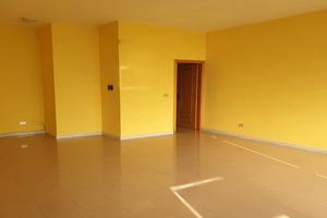 Locale ad uso negozio / ufficio con servizi. mq 41