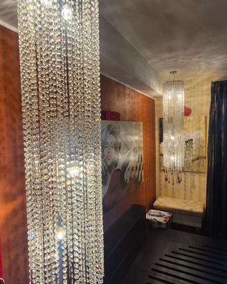 lampadari a sospensione di Swarosky e verro di mur