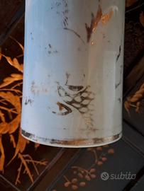 Antico vaso cinese cilindrico