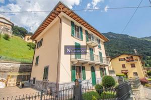Villa di 482 m² con più di 5 locali e box auto dop