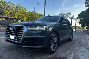 Audi Q7 S line diesel 7 posti