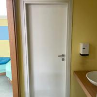 Bagni completi di porte come nuovo