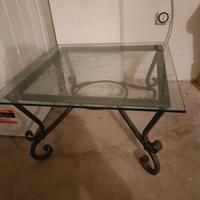 tavolino di vetro e ferro battuto come nuovo!