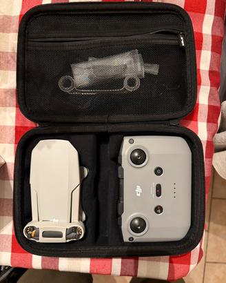 DJI Mini 4K+ con custodia