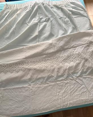 2 tende di lino bianco con ricamo