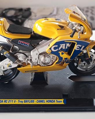 modellino moto Camel Honda 46 V.Rossi