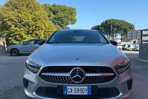 MERCEDES CLASSE A180 SEDAN