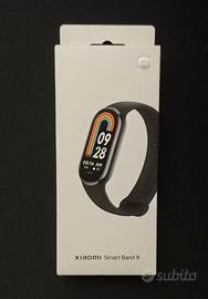 Xiaomi Mi Smart Band 8 con accessori
