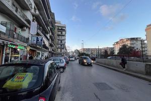 NEGOZIO A NAPOLI
