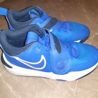 Nike Performance TEAM HUSTLE D 11 - 37.5