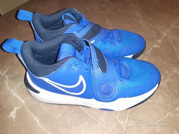 Nike Performance TEAM HUSTLE D 11 - 37.5