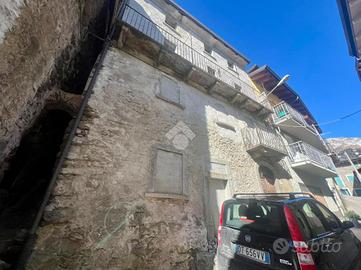 PALAZZO A PONTE DI LEGNO