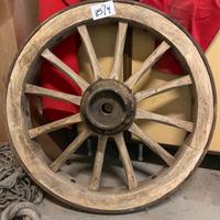 Ruota in legno da carro 