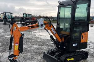 Mini Escavatore 10 qli con cabina