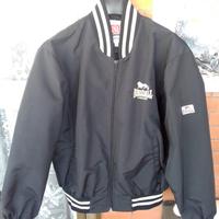 Blue Jeans e Giubbotto Lonsdale 