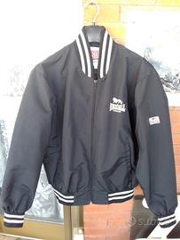 Blue Jeans e Giubbotto Lonsdale 