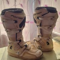 stivali forma cross enduro