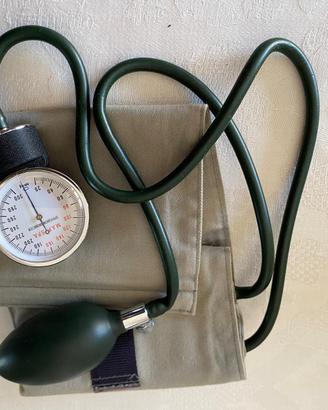 Misuratore pressione arteriosa