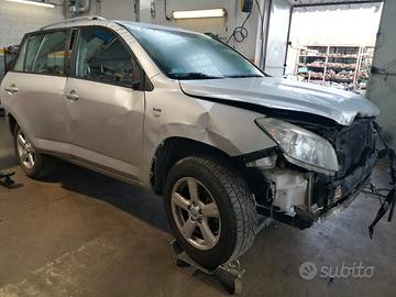 Toyota rav 4 2008- per ricambi
