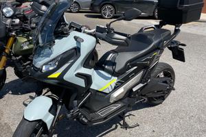 X-adv 750