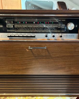Mobile radio giradischi vintage GRUNDIG, modello a