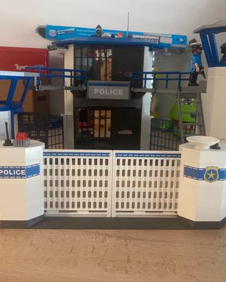 Playmobil centro di comando polizia con prigione