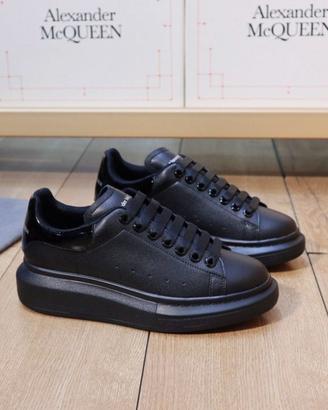 scarpe Alexander McQueen nere
