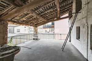 EDIFICIO DI 380MQ CON ANNESSA AREA ESCLUSIVA !!!