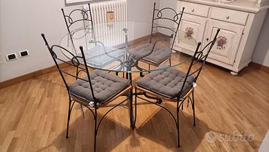 Tavolo da pranzo rotondo con 4 sedie