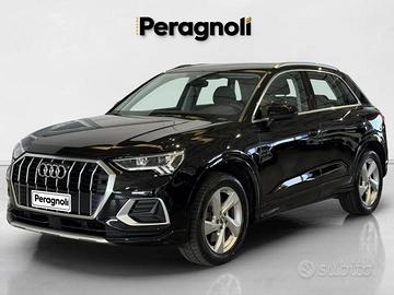 AUDI Q3 40 TFSI quattro S tronic Business Advanc