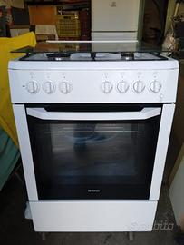 Cucina 4 Fuochi e Forno elettrico 