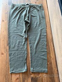Leggings verde oliva donna  basici al ginocchio.